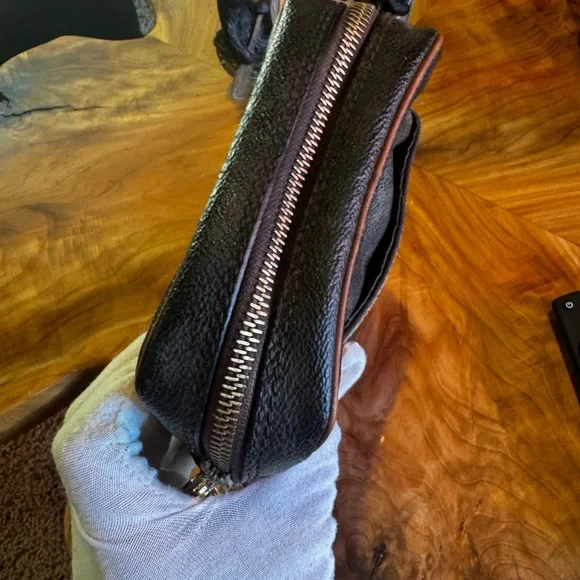 Louis Vuitton
LV Monogram Danube Vintage - Picture 7 of 13